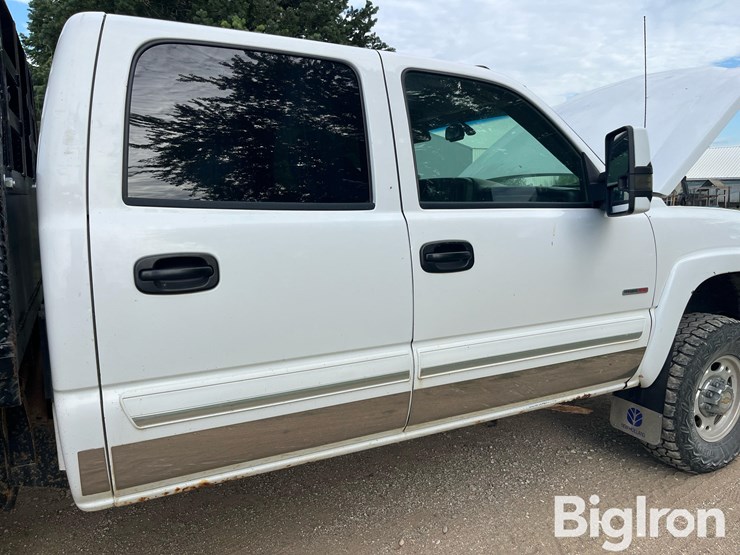 2004-chevrolet-silverado-2500-image-15