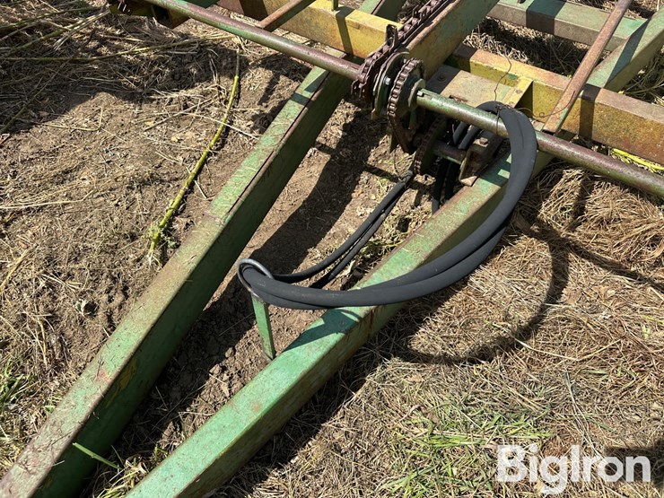 john-deere-200-image-12