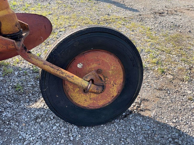 minneapolis-moline-plow-image-18