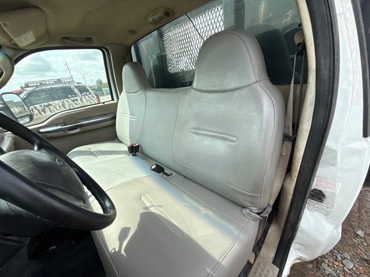 2005-ford-f350-image-53