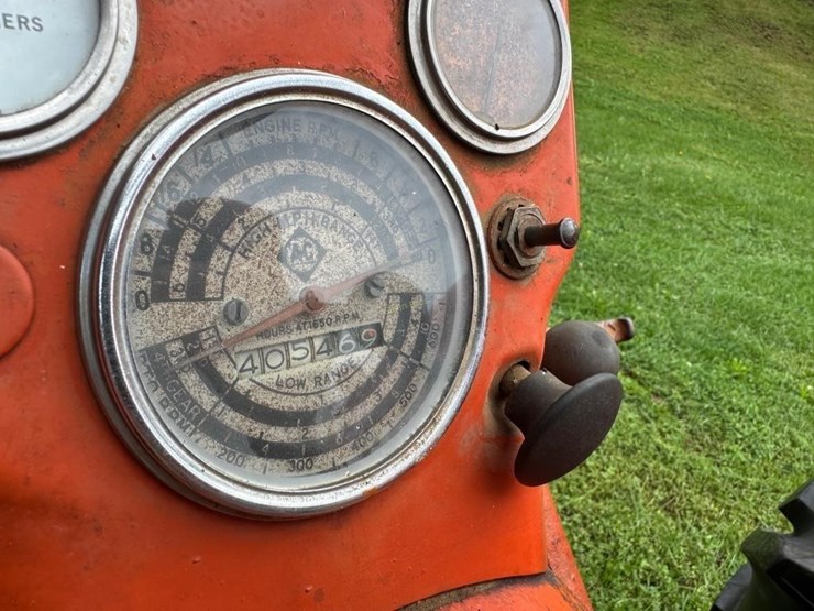 allis-chalmers-d14-tractor-image-15