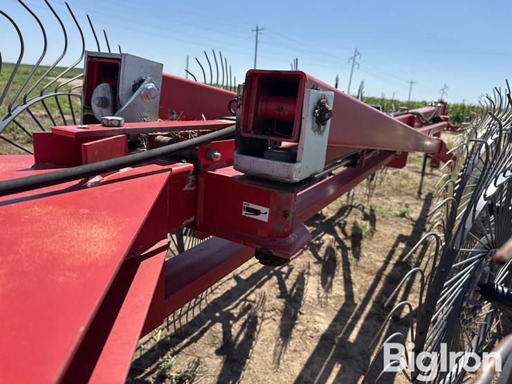 2016-massey-ferguson-3986-image-13