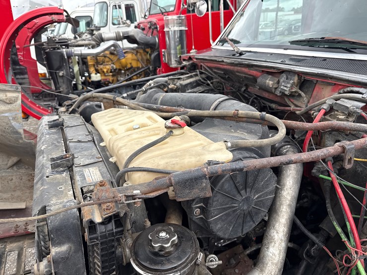 1996-ford-ft900-image-60