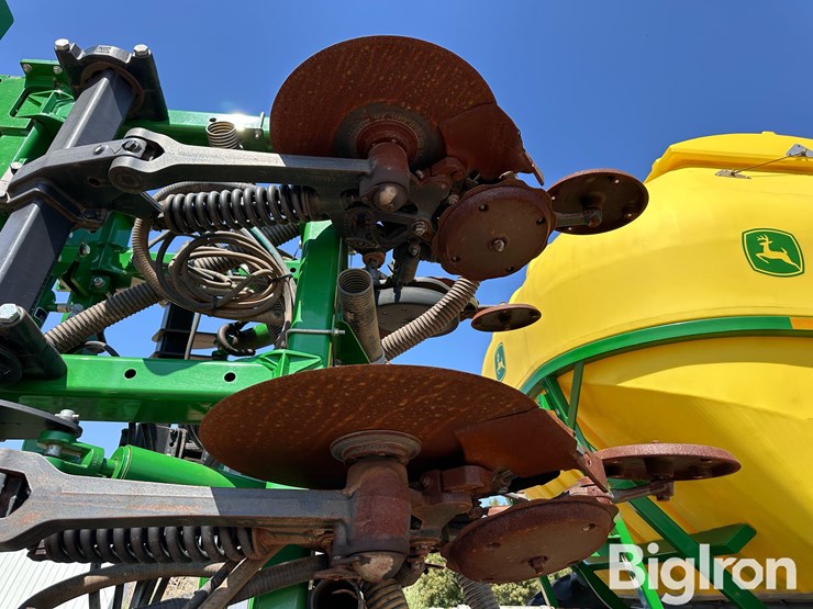 2016-john-deere-2510h-image-16