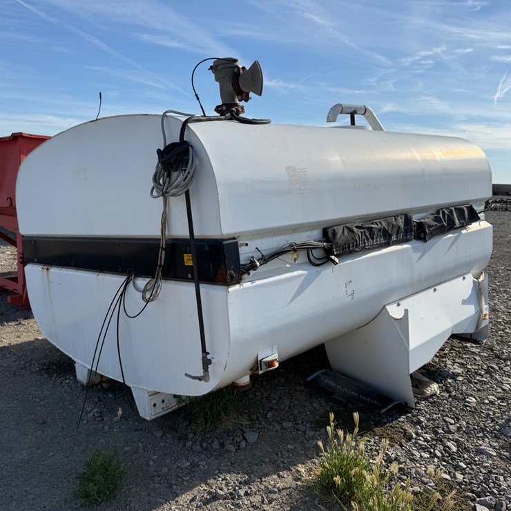 #5024 • AGM AGMC9L ~2000gal Water Tank Truck Bed Inv#: 5024