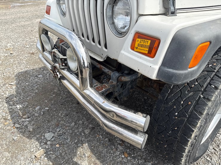 1997-jeep-wrangler-image-16