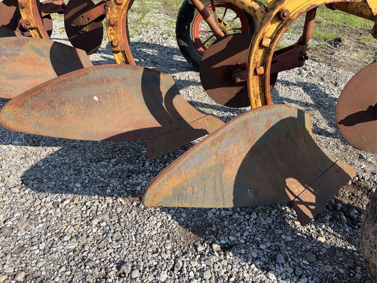 minneapolis-moline-plow-image-14