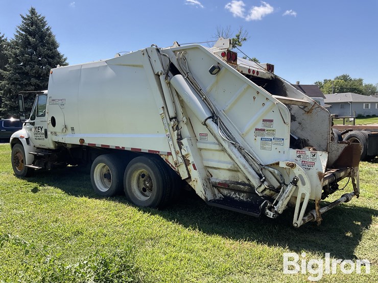 2004-international-durastar-4400-image-7