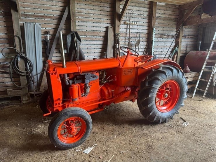 1935-allis-chalmers-u-tractor-image-1