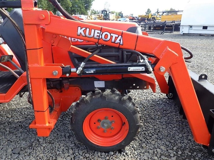 2005-kubota-b7510-image-12