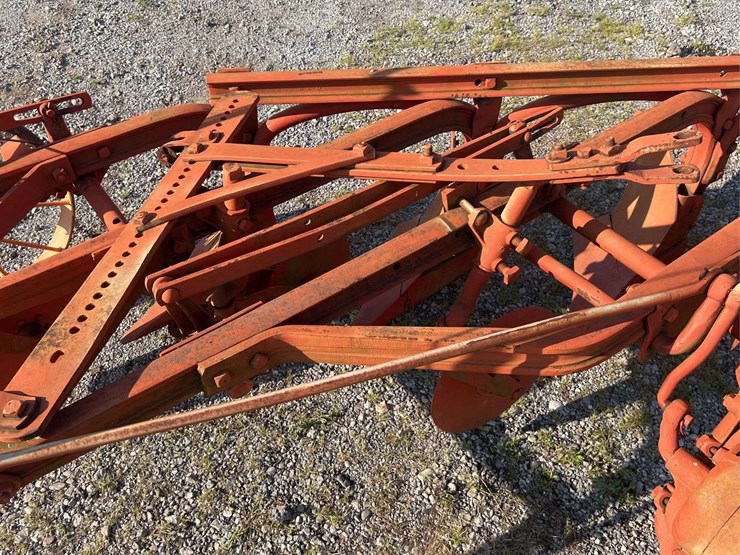 moline-5-bottom-plow-image-21
