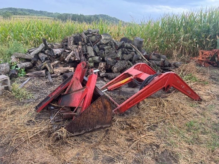 massey-ferguson-loader-image-1