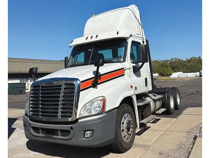 freightliner-cascadia-125-image-1