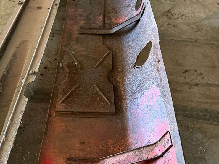 farmall-400-hood,-and-nose-cones-(3-pcs)-image-9