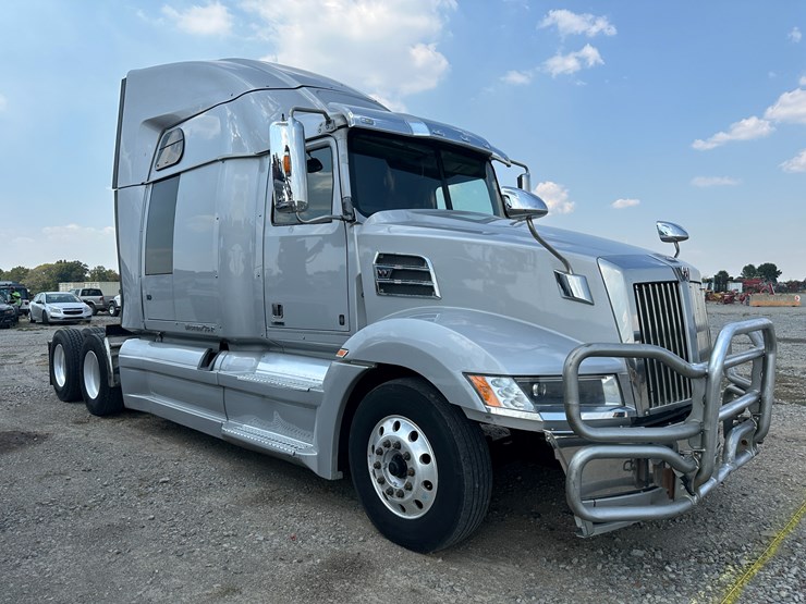 2018-western-star-5700-image-2