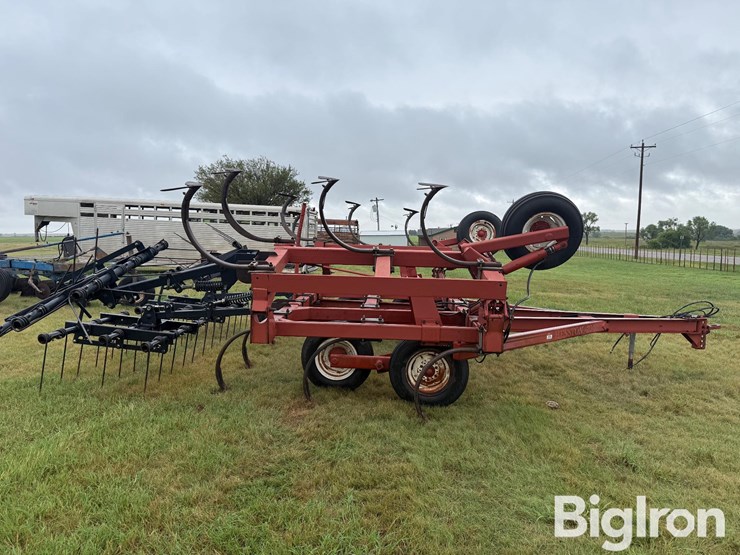 hesston-2340-image-4