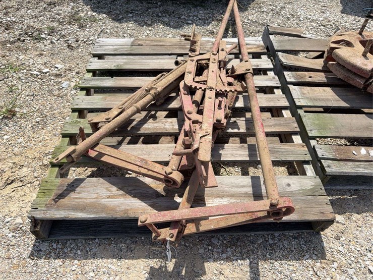 cultivator-lift-arms-image-1