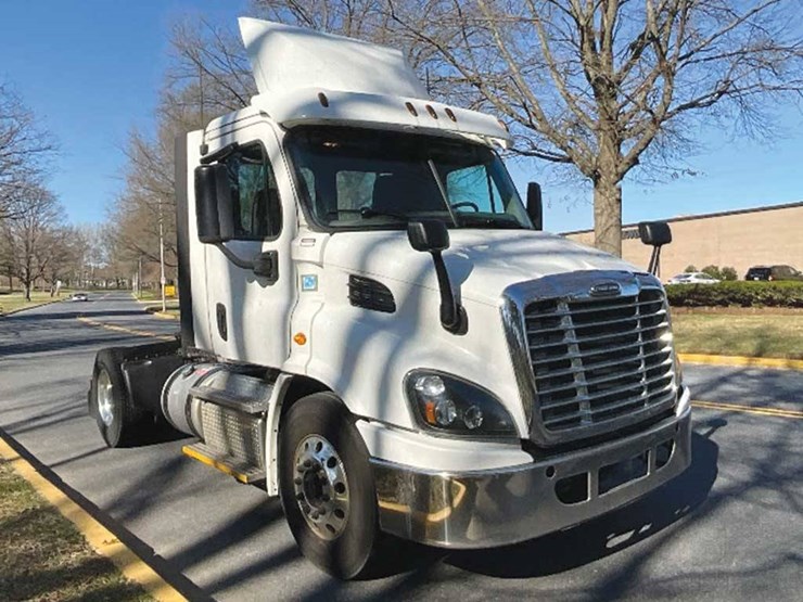 2017-freightliner-cascadia-113-image-1
