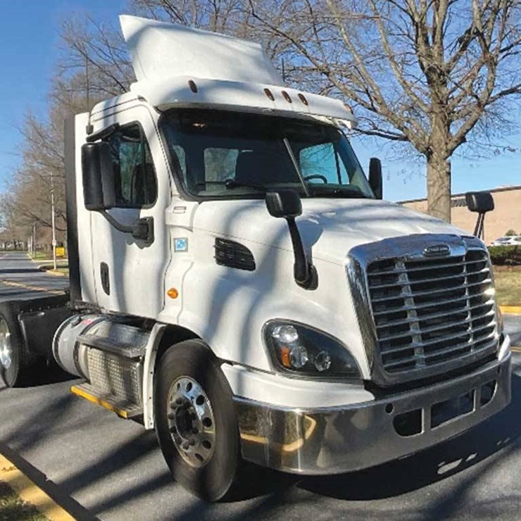 2017 FREIGHTLINER CASCADIA 113