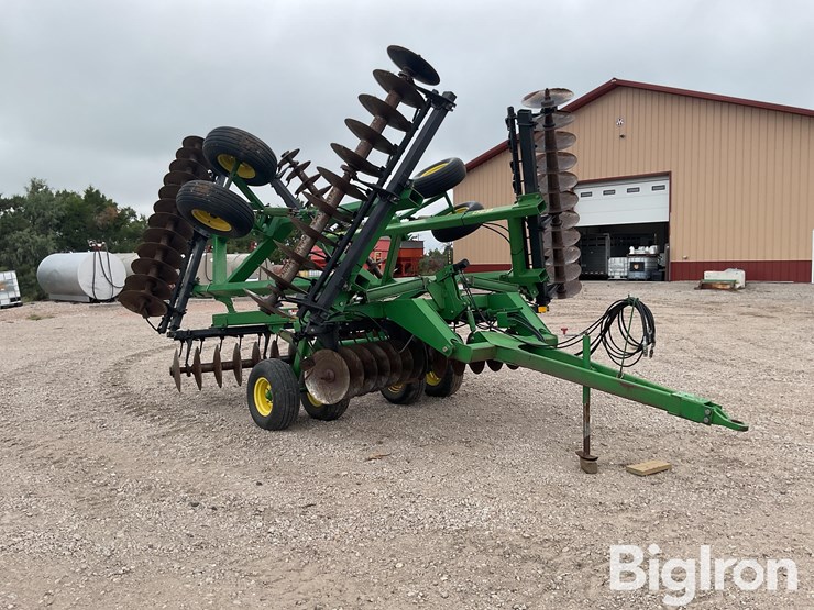 john-deere-630-image-3
