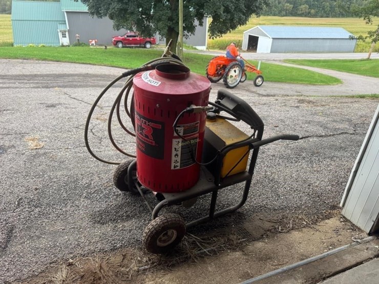 north-star-industrial-hot-box-pressure-washer-image-1