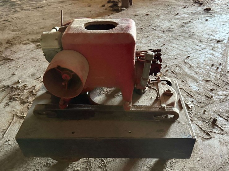 international-harvester-type-lb-1½–2½-hp-hit-and-miss-engine-image-1