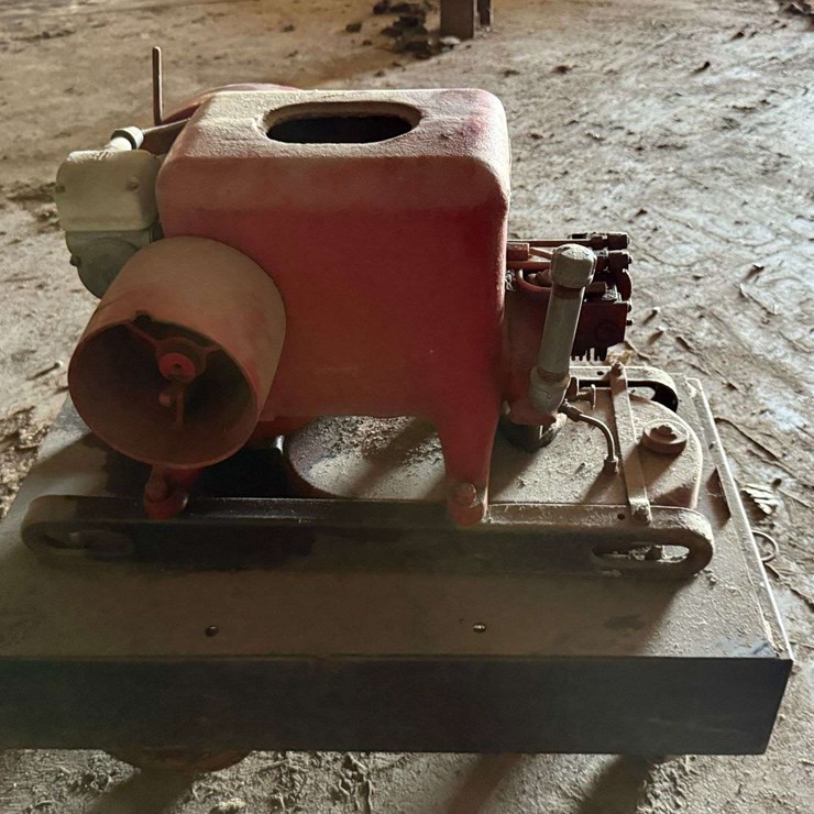 International Harvester Type LB 1½–2½ HP Hit-and-Miss Engine