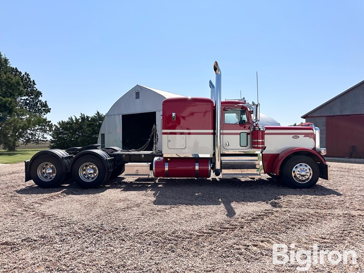 2024-peterbilt-389-image-4