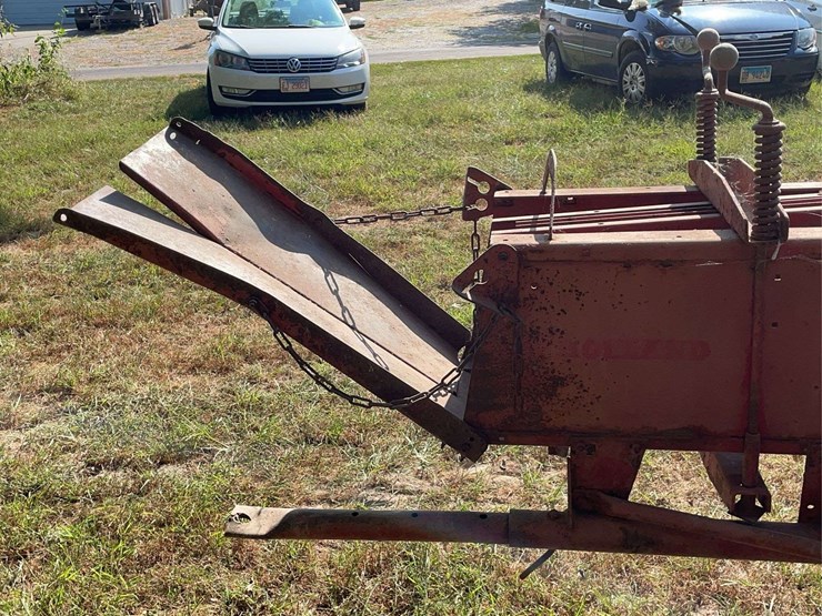 new-holland-281-image-22