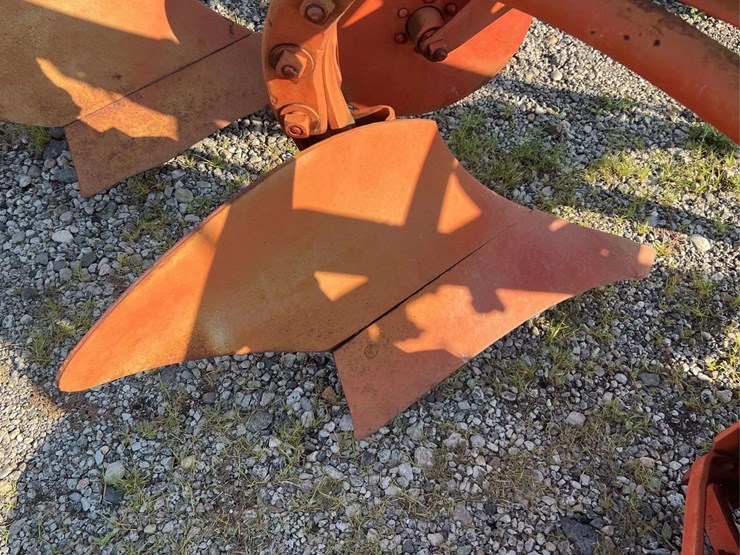 moline-5-bottom-plow-image-29