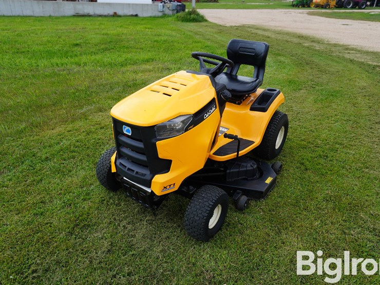 2019-cub-cadet-lt50-50"-lawn-tractor-image-1