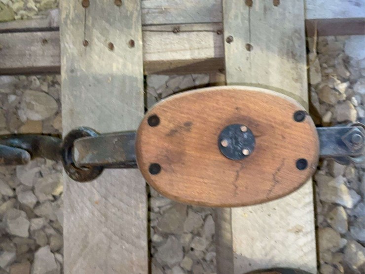 lot-of-blocks-and-pulleys-image-15