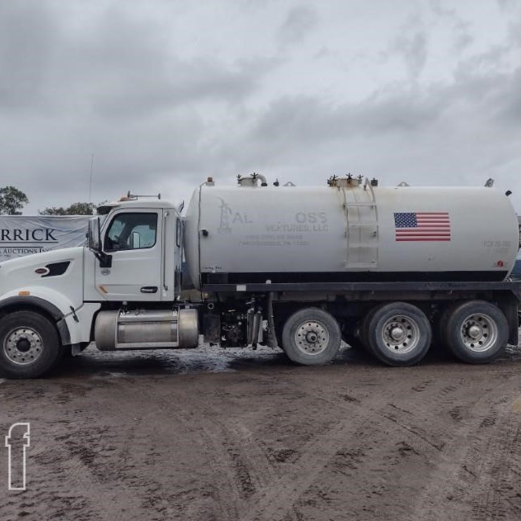 2020 PETERBILT 567