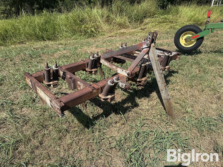 graham-b-sm8aa-3-pt-7-shank-chisel-plow-image-3