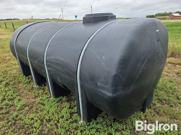 1600-gallon-poly-tank-image-3