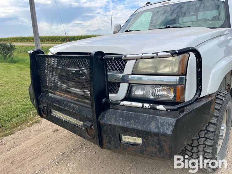 2004-chevrolet-silverado-2500-image-10