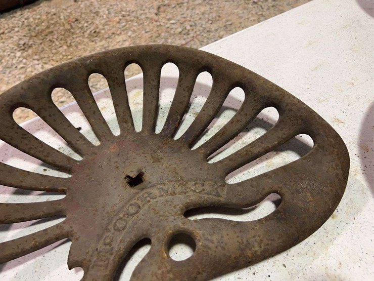 (3)-cast-iron-seats-image-4