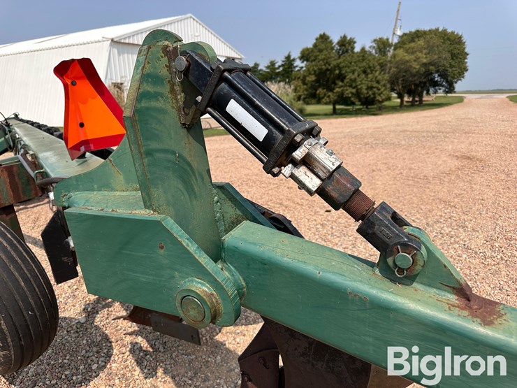 baker-12-16”-12-bottom-land-plow-image-12