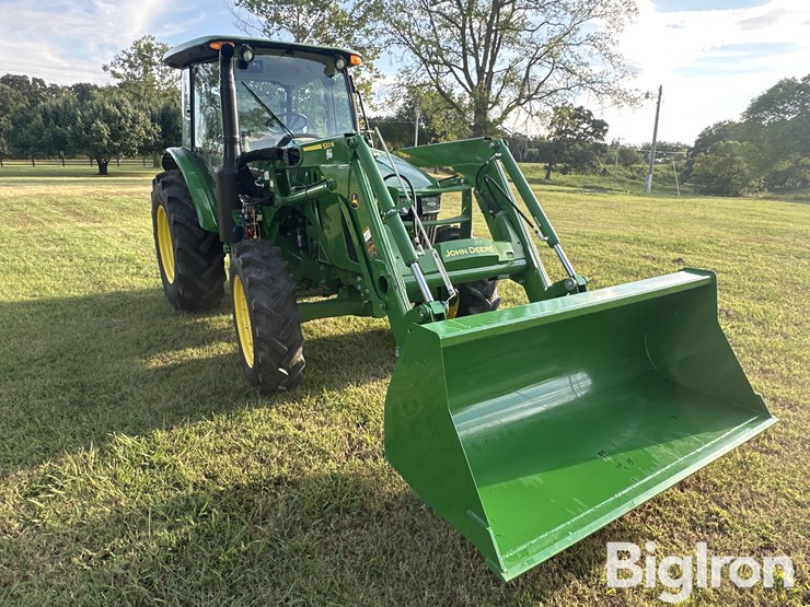 2024-john-deere-5100e-image-3