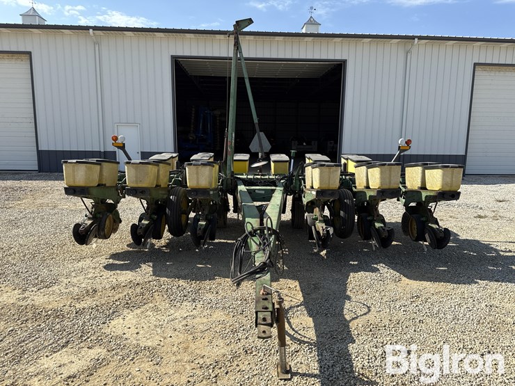 john-deere-7200-image-2