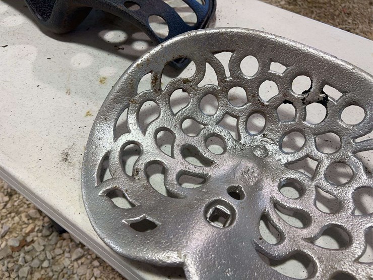 (3)-cast-iron-seats-image-8