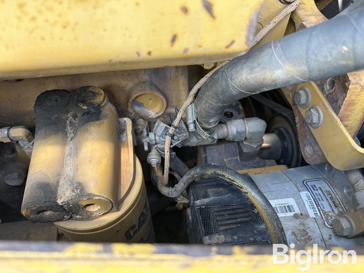 2006-caterpillar-d6r-image-18