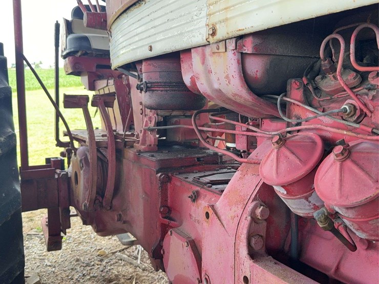 farmall-560-image-57