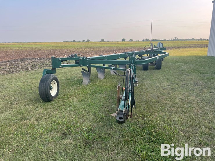 baker-3200-9-16”-9-bottom-plow-image-2