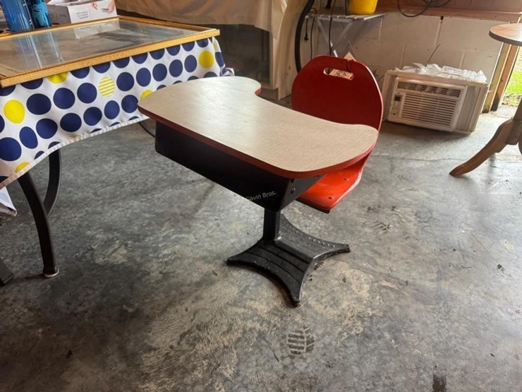 allis-chalmers-painted-school-desk-image-2