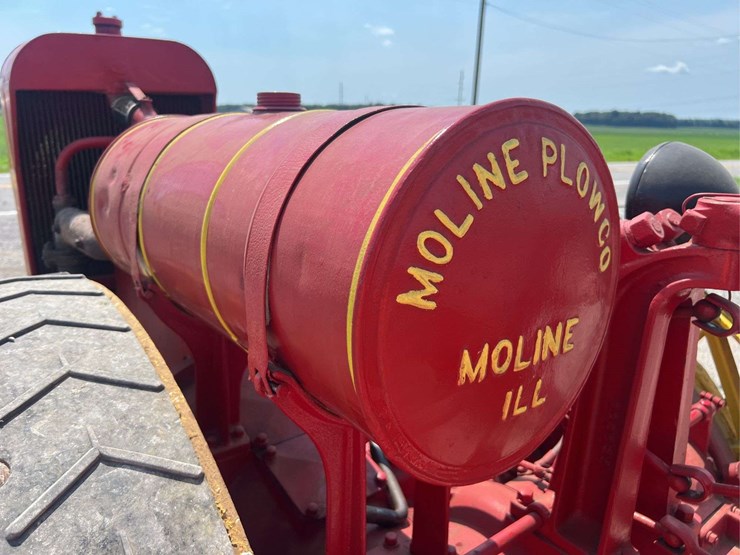 moline-universal-model-d-image-48