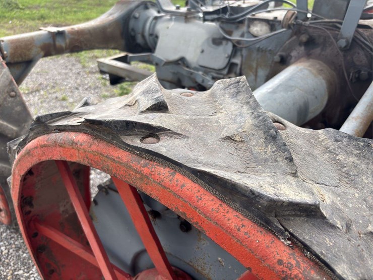 massey-ferguson-40-image-11