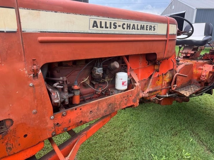 allis-chalmers-d19-gas-tractor-image-12