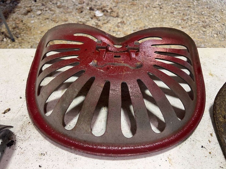 (3)-cast-iron-seats-image-11