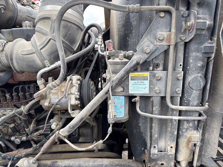 1996-mack-ch613-image-60